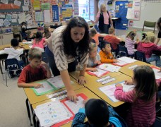 Are kids encouraged to think in an orderly manner with disorderly walls and desk placement? Why the confusion? 